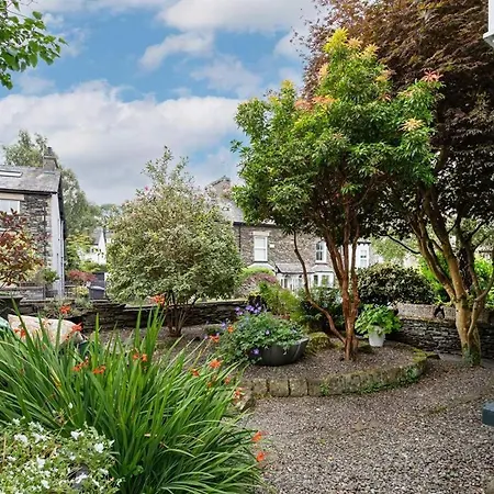 بيت للعطل The Hollies *